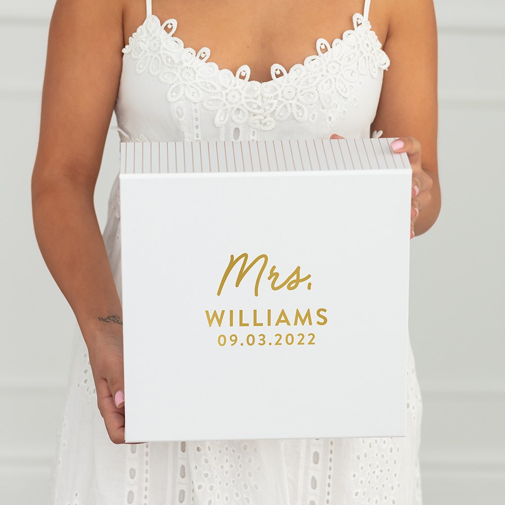 LARGE PERSONALIZED WHITE BRIDAL PARTY GIFT BOX WITH MAGNETIC LID -  MRS SCRIPT